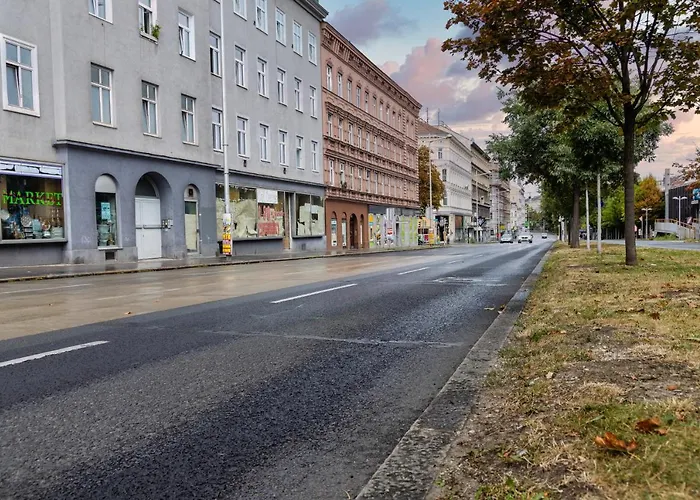Cozy Studio, Private Garden, 8 Min To City Center
